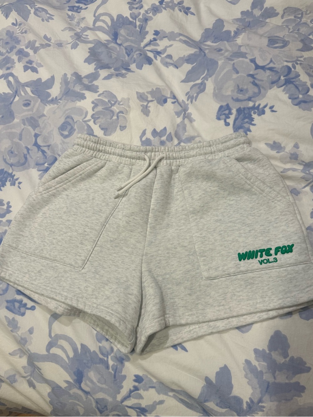 White Fox Vol. 3 Heather Gray Fleece Lounge Shorts Size Medium